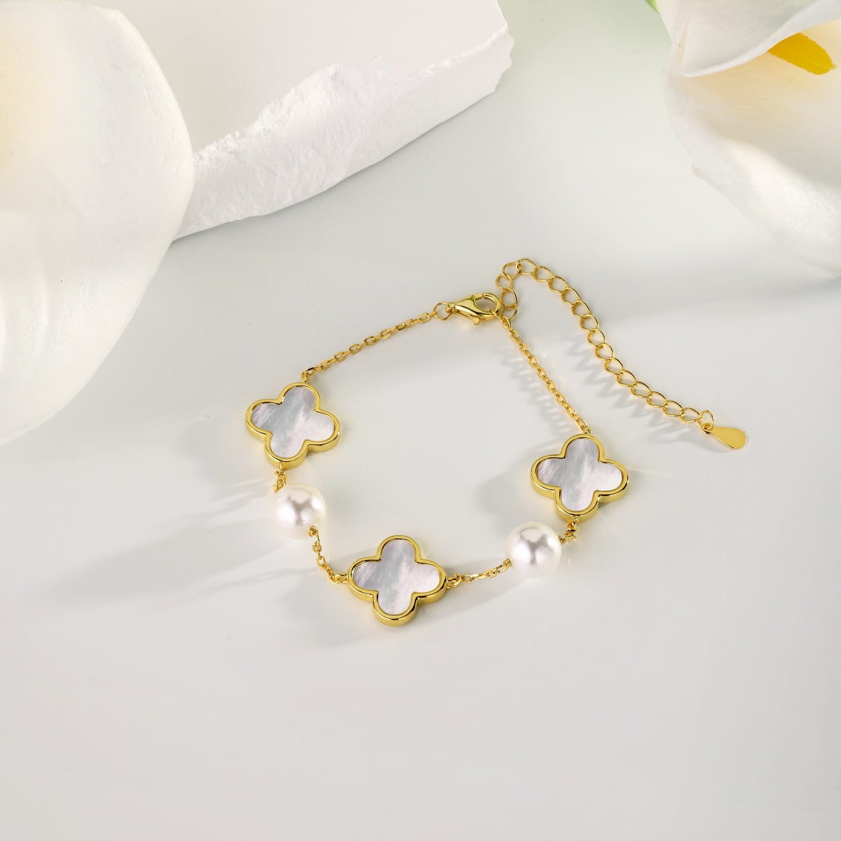 925 Silver White Pearls Beads White Shells Mother of Pearl Isometric Arrangement Niche Fashion Simple and Versatile Bracelet